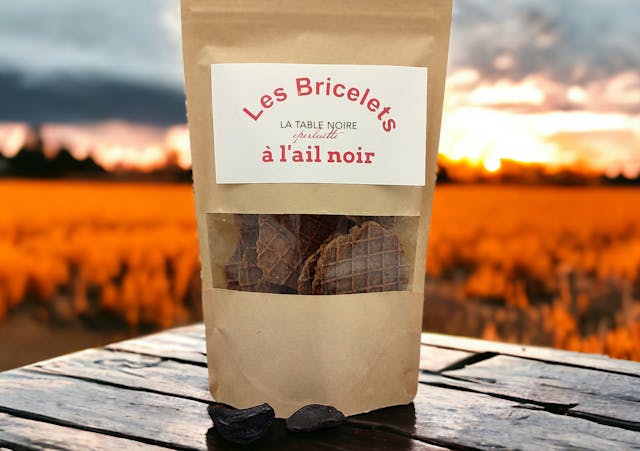 Bricelets à l'ail noir et au Laguiole